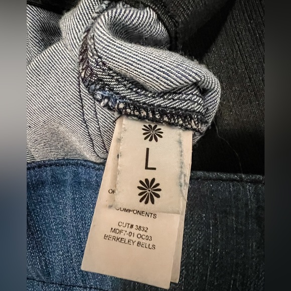 Show Me Your MuMu Berkeley Bells in Ocean L - Picture 6 of 7